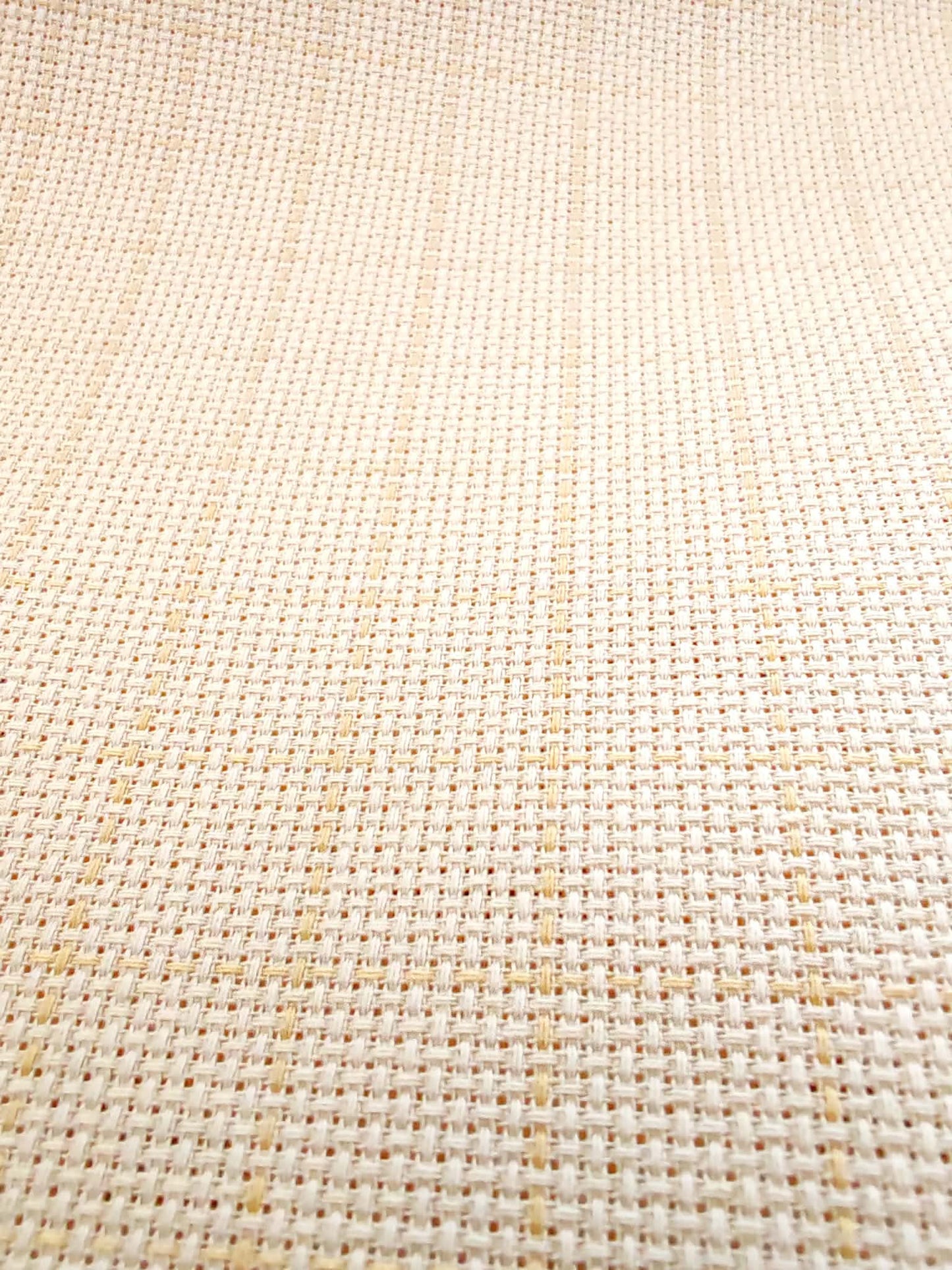 Hímzővászon, aida keményített rácsozott krém, 6 öltés/cm 15 count 100x75cm